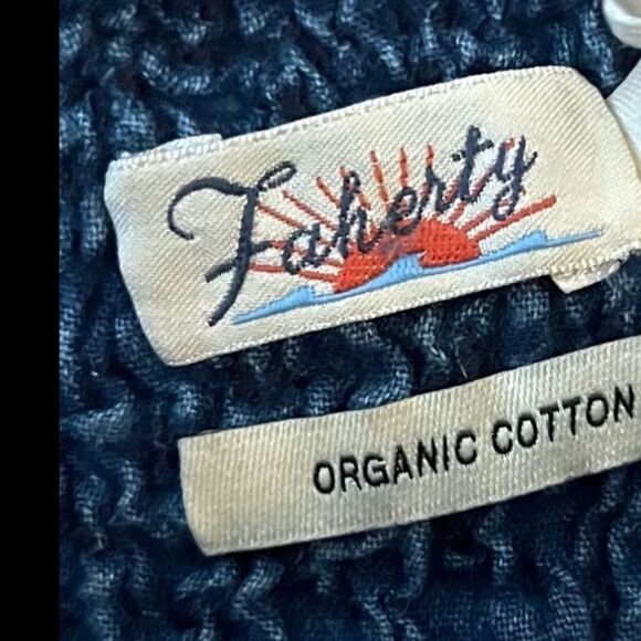 Faherty Organic Presley Embroidered Detail Chambray Top NWT - Picture 7 of 11